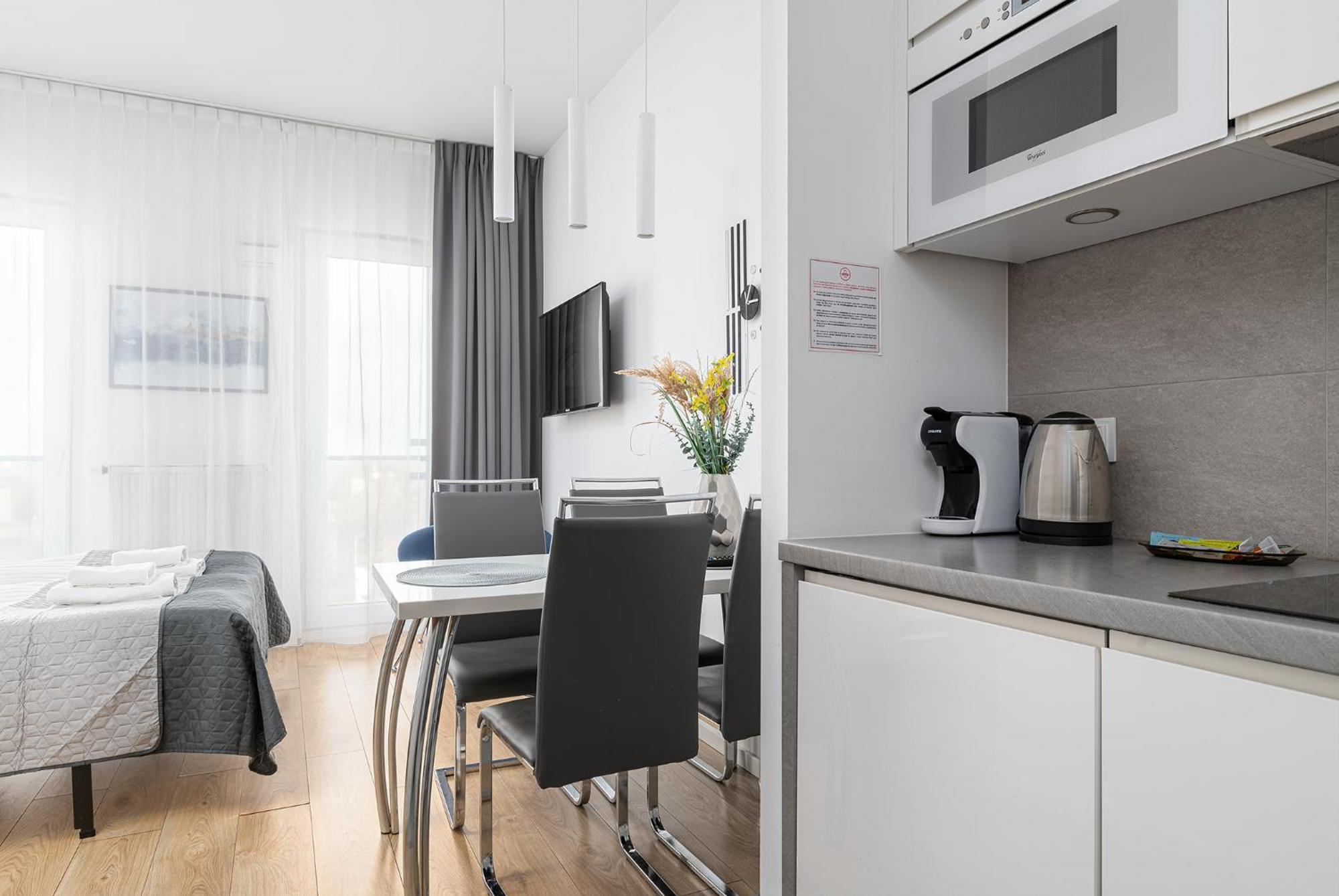Rentplanet - Apartamenty Kasprzaka Varsóvia Exterior foto
